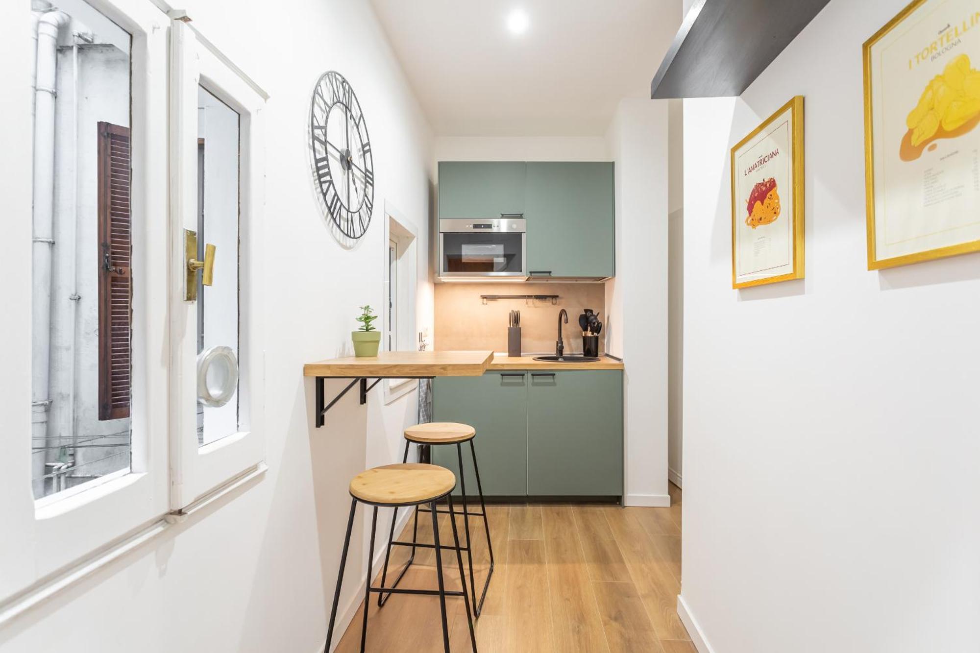 2 Bdr Navona Quintessential Charm Rom